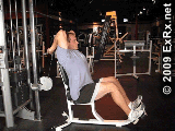 拉力器臂屈伸 -拉力器臂屈伸锻炼肱三头肌动作图解