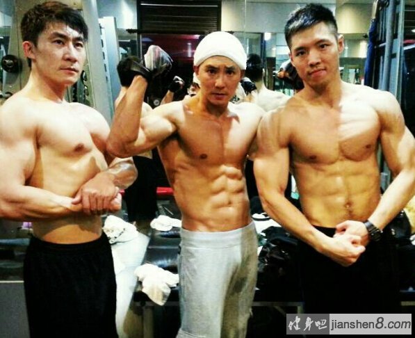 刘畊宏肌肉、刘畊宏健身肌肉照片大全(4)