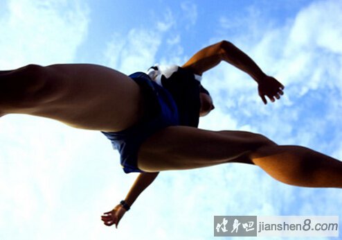 男人修长结实的美腿 慢跑快跑两相宜