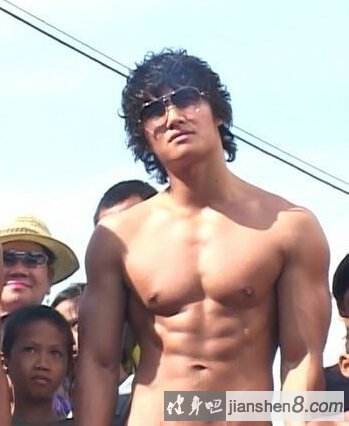 金钟国肌肉、《Running Man》金钟国肌肉照图片