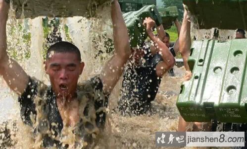 匆匆那几年，兵哥在体能训练中参透人生