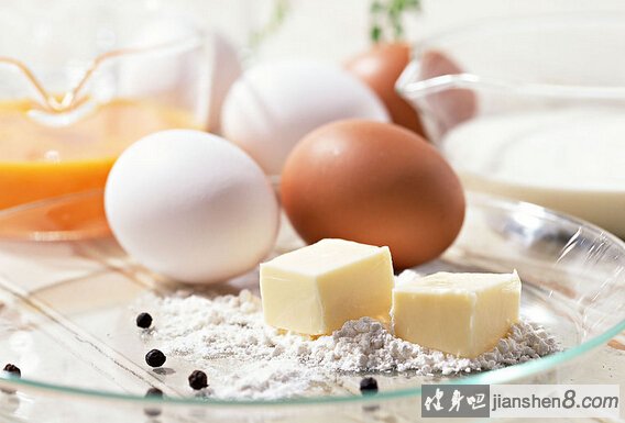  健身一天吃几个鸡蛋好,健身增肌一天吃几个鸡蛋比较好？