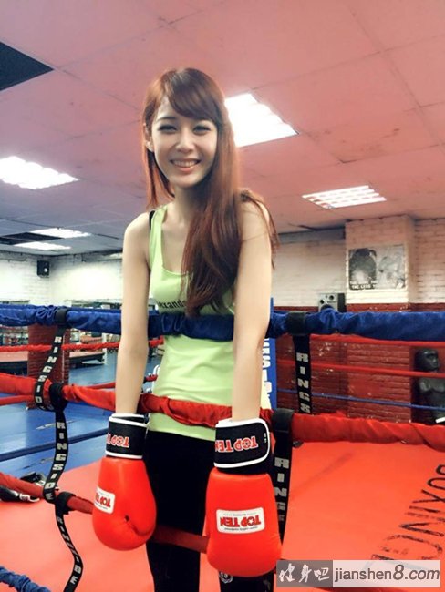 D奶“健身女神杨甯“健身美图视频