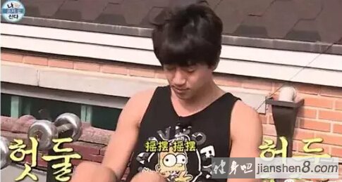 《我是歌手4》黄致列欧巴肌肉照和浴照：身材完美的不要不要的